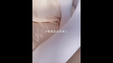 åœ¨åºŠä¸Šè¢«å“¥å“¥æŒ è„šå¿ƒ2