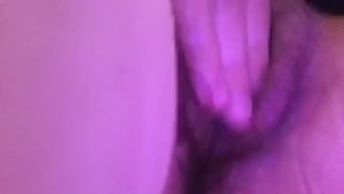 Latina playing with her hairy pussy in the bathroom while babysitting