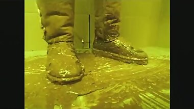 Girl friend messy tan Ugg boots