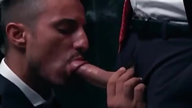 I fuck my boss for a promotion (Part 1)