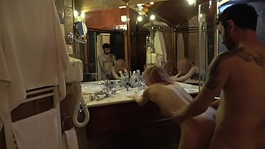Mature lady fucked after shower in front of the mirror !