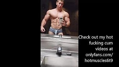 Hotmuscles6t9 showing off his amazing body in the gym locker room