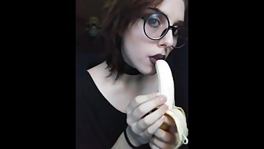Cute goth tease sucks banana