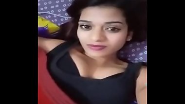 Sexy Paki Babe from Multan Showing Boobs