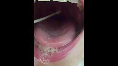 japanese girl uvula play