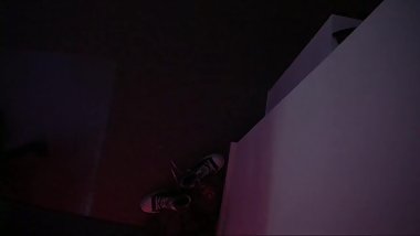 HeyImBee Shows Feet on Stream