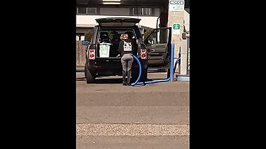 Perfect teen candid white blonde pawg booty in yoga pants twerking