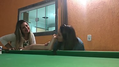 DESAFIO DO BEIJO ( Tive que beijar o pÃ© da minha amiga )