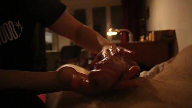 18 year old girl give me a hand