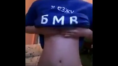 18 Ð»ÐµÑ‚Ð½Ð°Ñ ÐÐ°ÑÑ‚Ñ Ñ€Ð°Ð·Ð´ÐµÐ»Ð°ÑÑŒ Ð½Ð° ÐºÐ°Ð¼ÐµÑ€Ñƒ