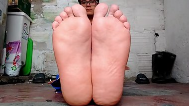 My feet clean with a slight smell