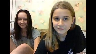 TWO TEEN CUTIES STRIP AND SHOW OFF