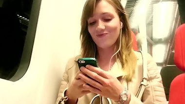 excited_girl_u_bahn_2