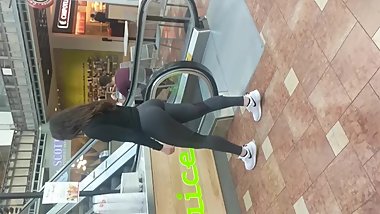 FIT TEEN BOOTY IN SPANDEX!!