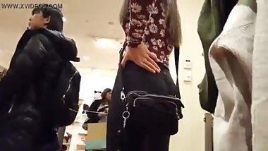 Candid brunette teen lil bubble butt