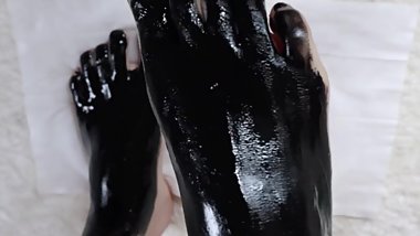 My Feet Gets A BlackMask  Peel Porn  SweetieFeetie